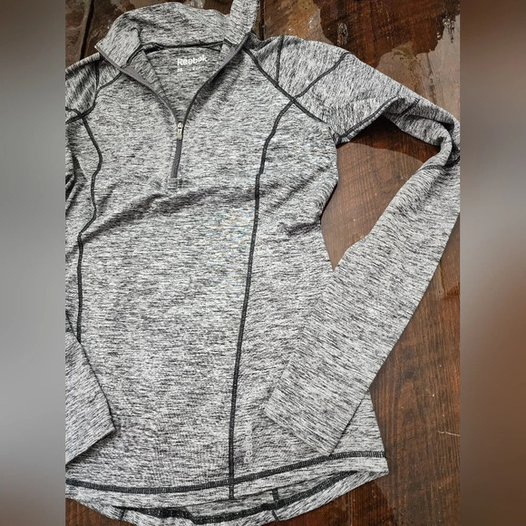👕 Reebok 1/4 zip shirt size M in Heather gray - Picture 5 of 13